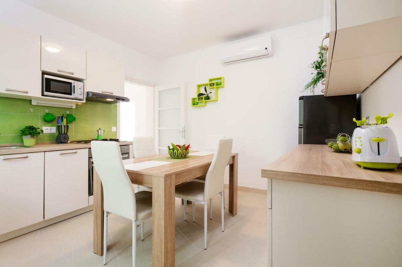 Botun Apartman Free Parking Pula Luaran gambar